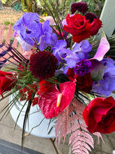 Load image into Gallery viewer, Valentine’s Day Luxe Bouquet