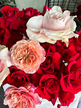 Load image into Gallery viewer, Valentine’s Day Luxe Bouquet