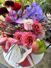 Load image into Gallery viewer, Valentine’s Day Luxe Bouquet